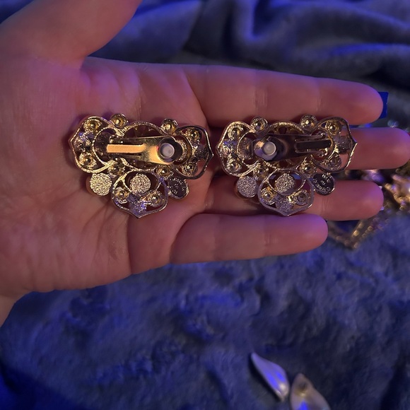 Vintage 1992 Jose And Maria Barrera clip on Earrings - Picture 3 of 5